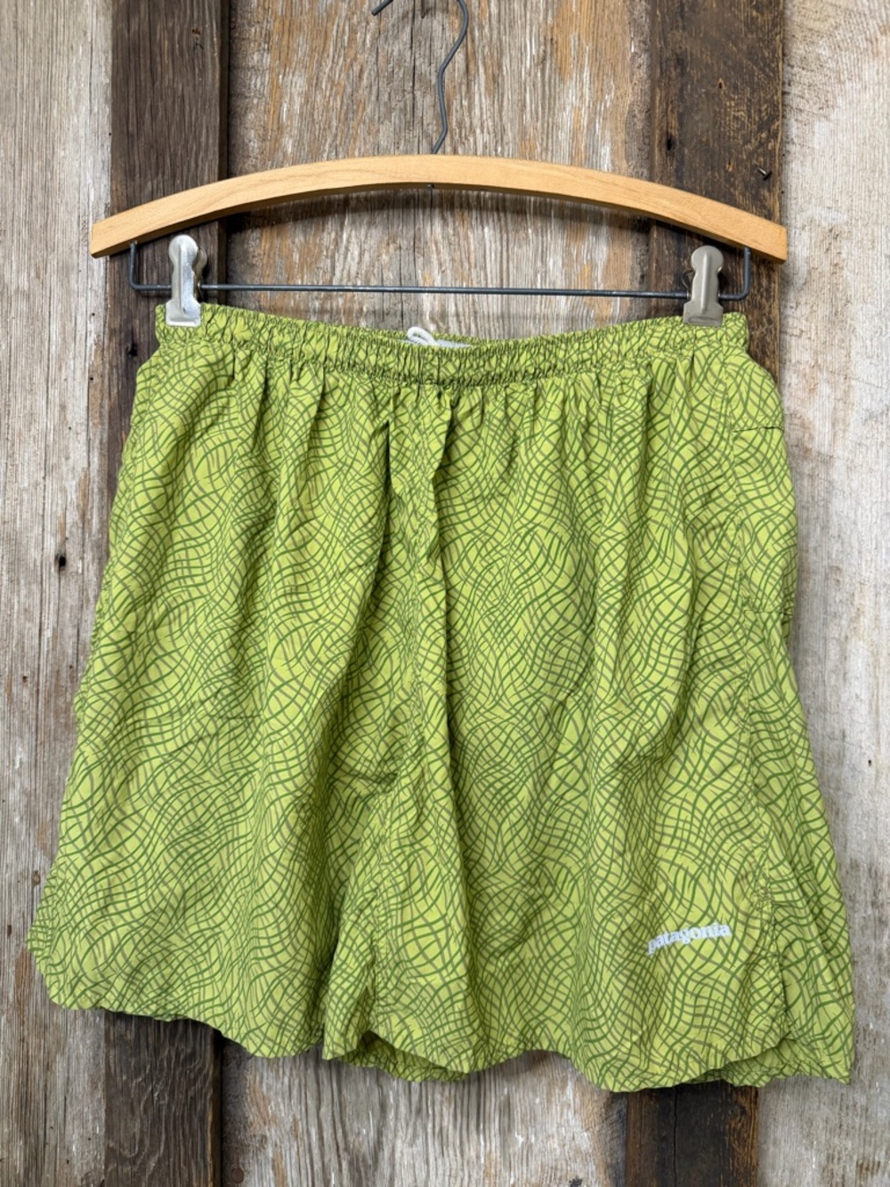 Patagonia Men's Wavefarer Swim Shorts Green Topographic Print Medium